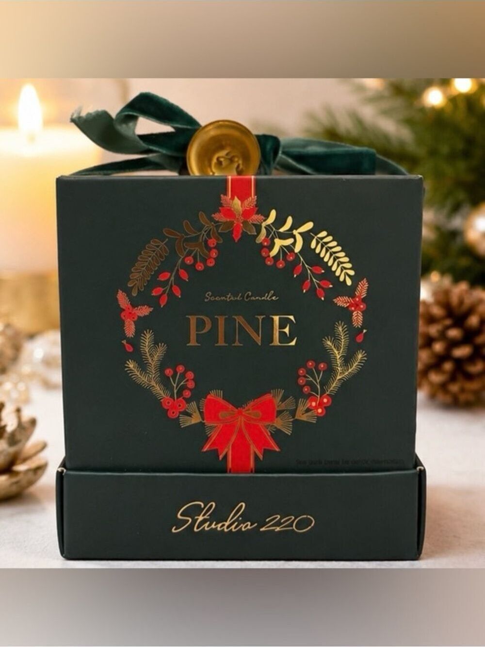 Studio 220 Pine Scented Candle 8 oz Holiday Gift Box New